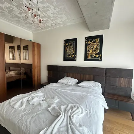 Sinpas Queen Bomonti By Bondy *